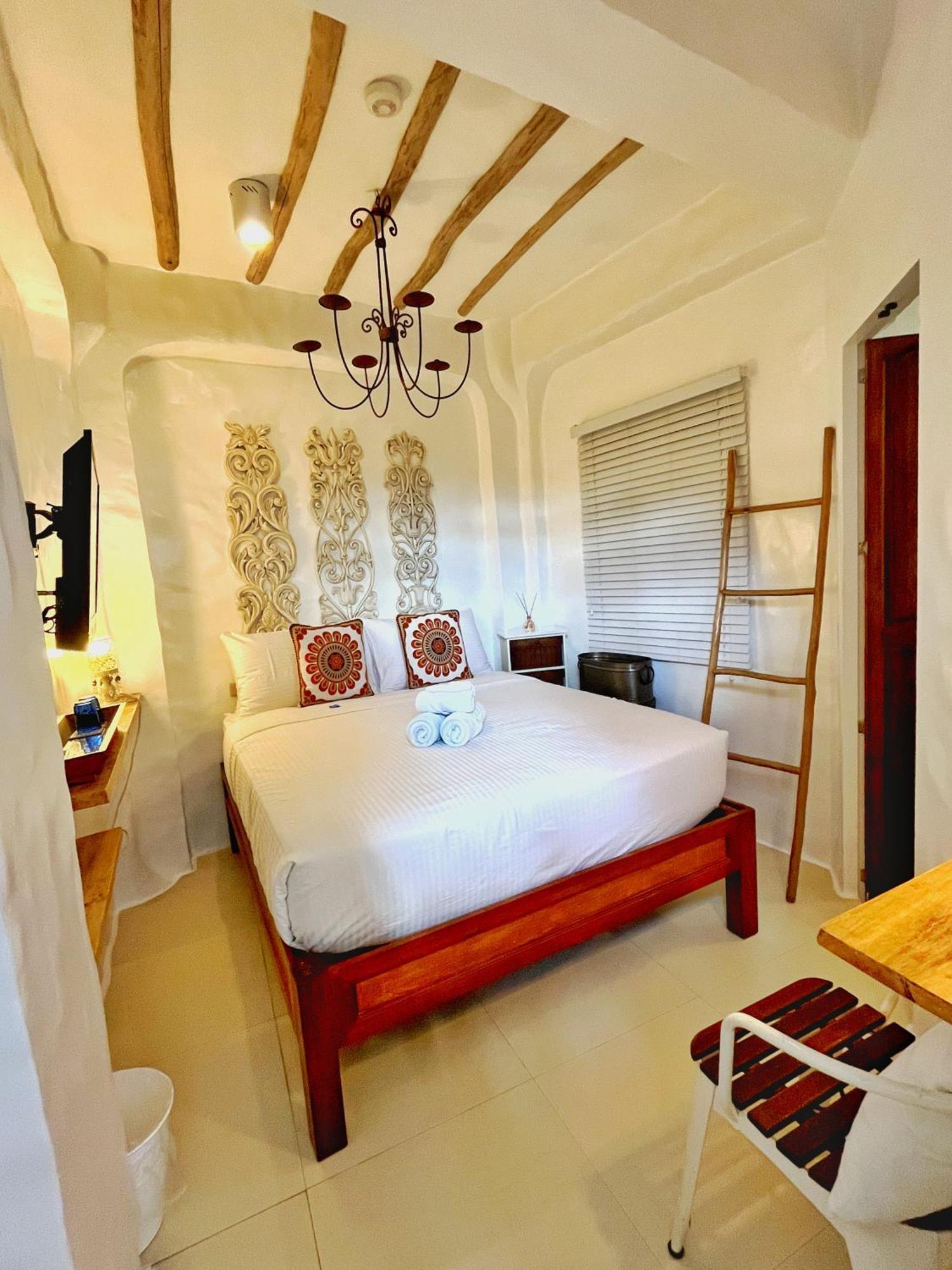 Lugar Bonito Hotel Balabag  Esterno foto