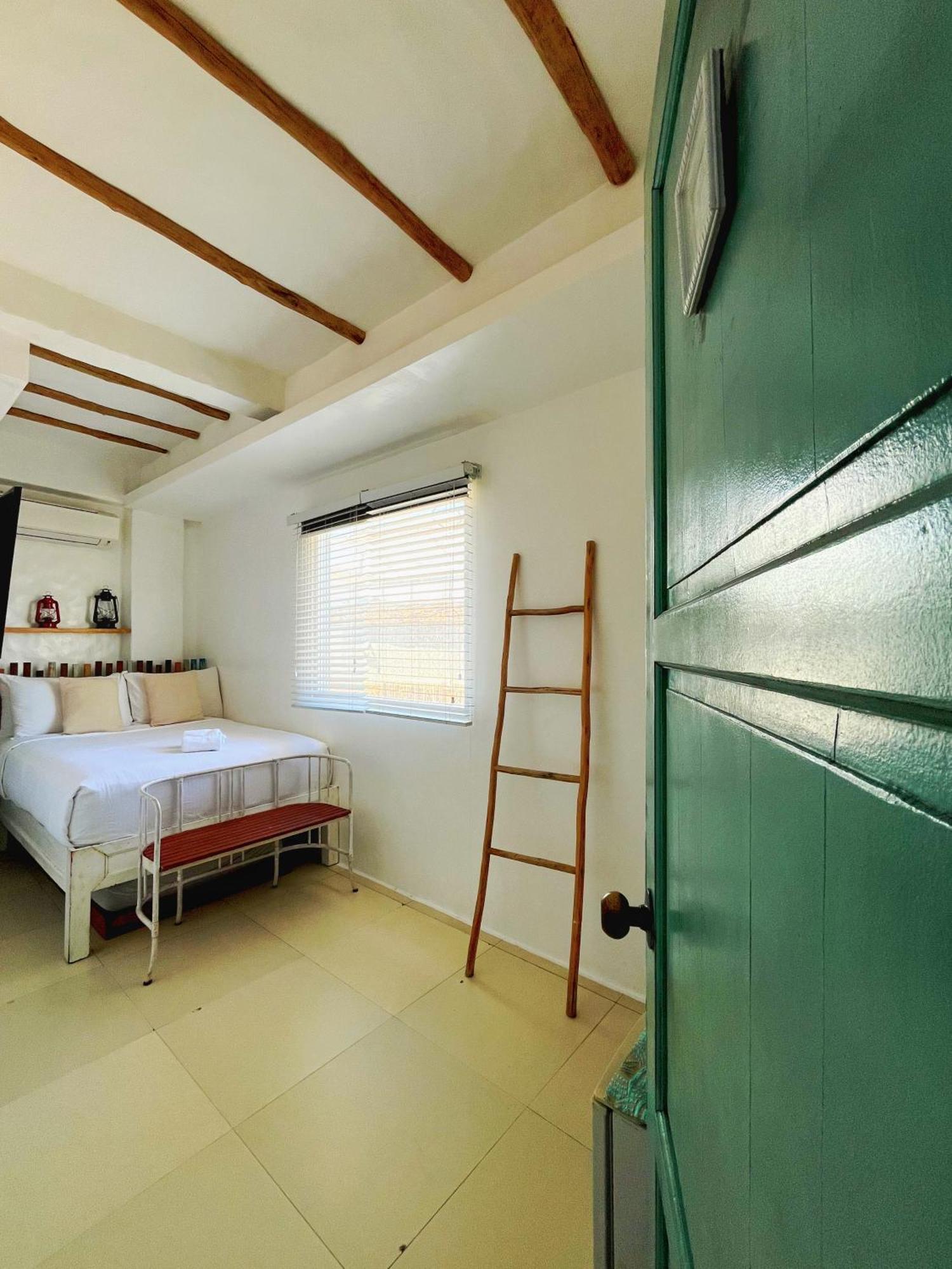Lugar Bonito Hotel Balabag  Esterno foto