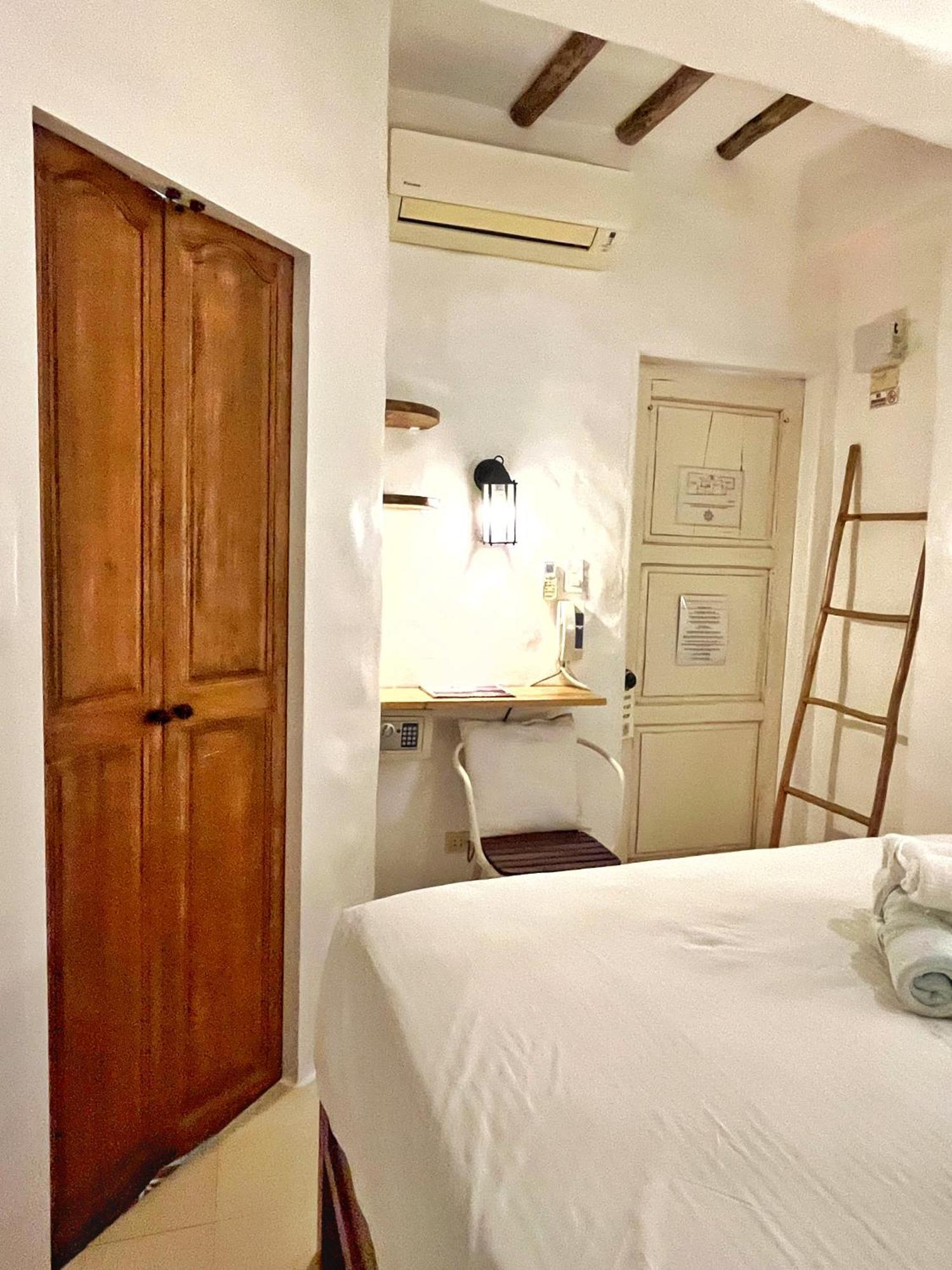 Lugar Bonito Hotel Balabag  Esterno foto